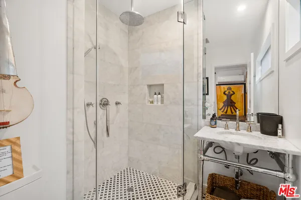$4,385,000 | 6612 Waring Avenue, Los Angeles, CA 90038