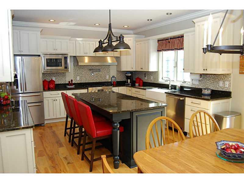 Kitchen. Granite counters, stailness steel, eat-in or al fresco on patio!