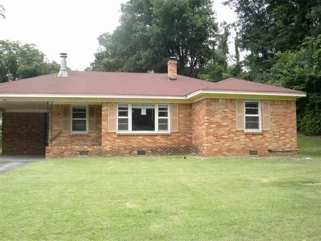 $995 | 1624 Whitney Avenue, Memphis, TN 38127