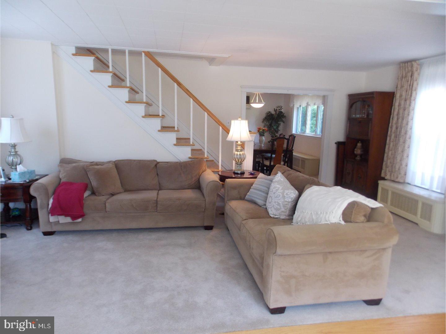 30 North Line Road Newtown Square, PA 19073 - Photo 5 of 25 Living Room