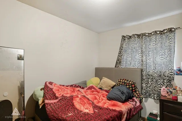 $339,000 | 2390 Bicentennial Avenue, Crest Hill, IL 60403