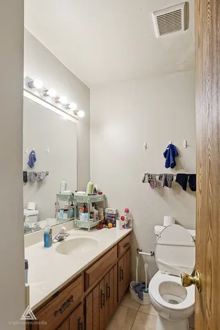 $339,000 | 2390 Bicentennial Avenue, Crest Hill, IL 60403