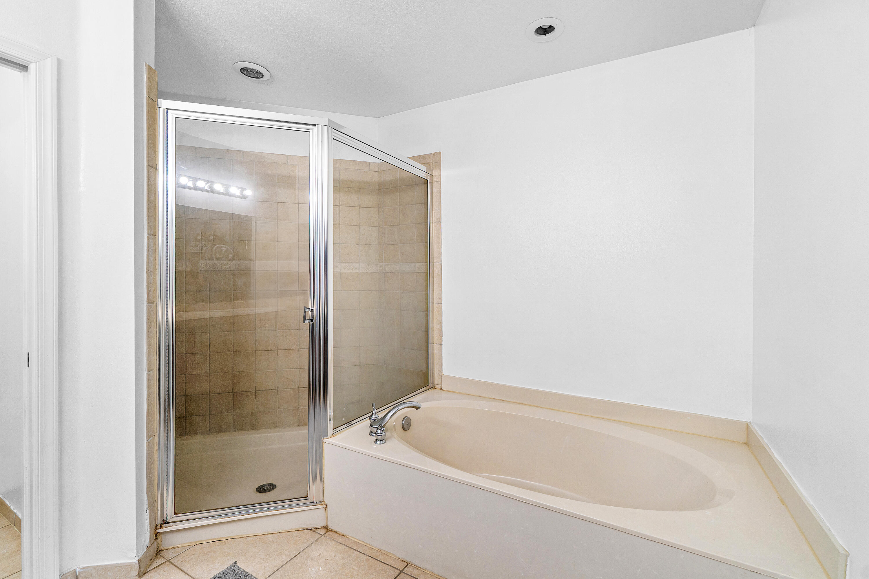 2196 Oakmont Drive Riviera Beach, FL 33404 - Photo 25 of 44 028-2196OakmontDrive-RivieraBeach-FL-334