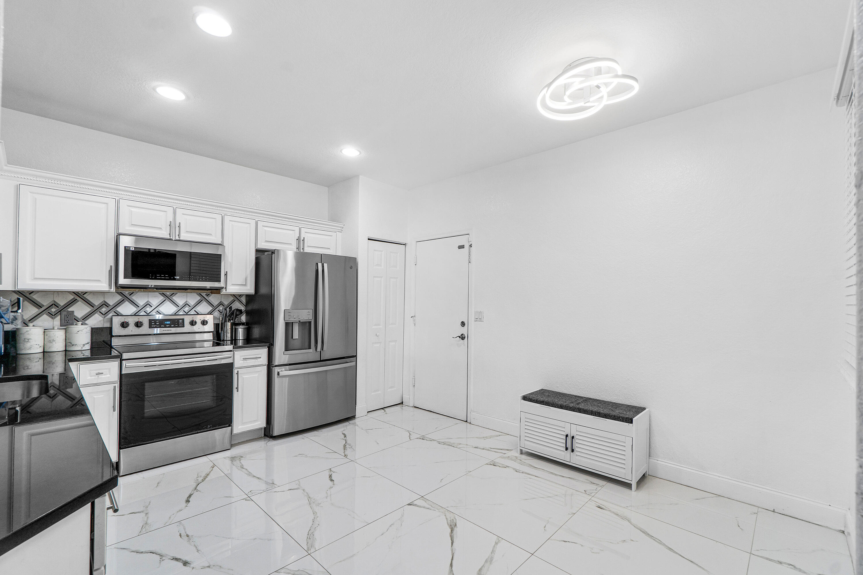 2196 Oakmont Drive Riviera Beach, FL 33404 - Photo 10 of 44 011-2196OakmontDrive-RivieraBeach-FL-334
