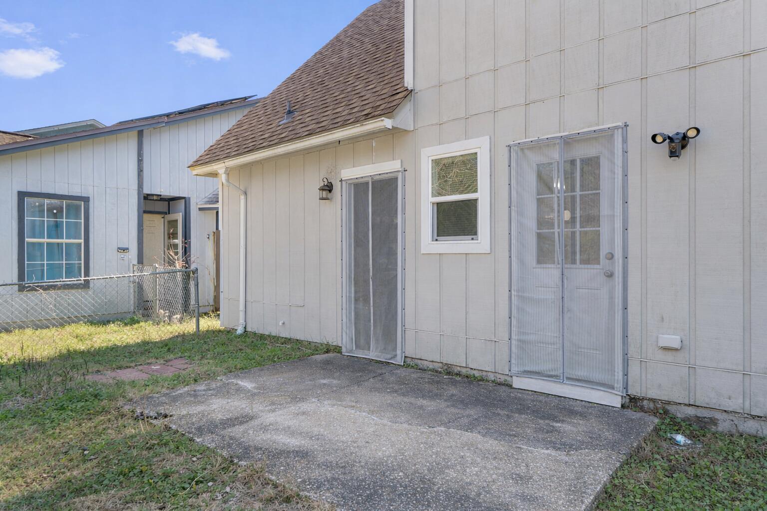 73 Kelly Way Valparaiso, FL 32580 - Photo 21 of 22 an empty room with windows