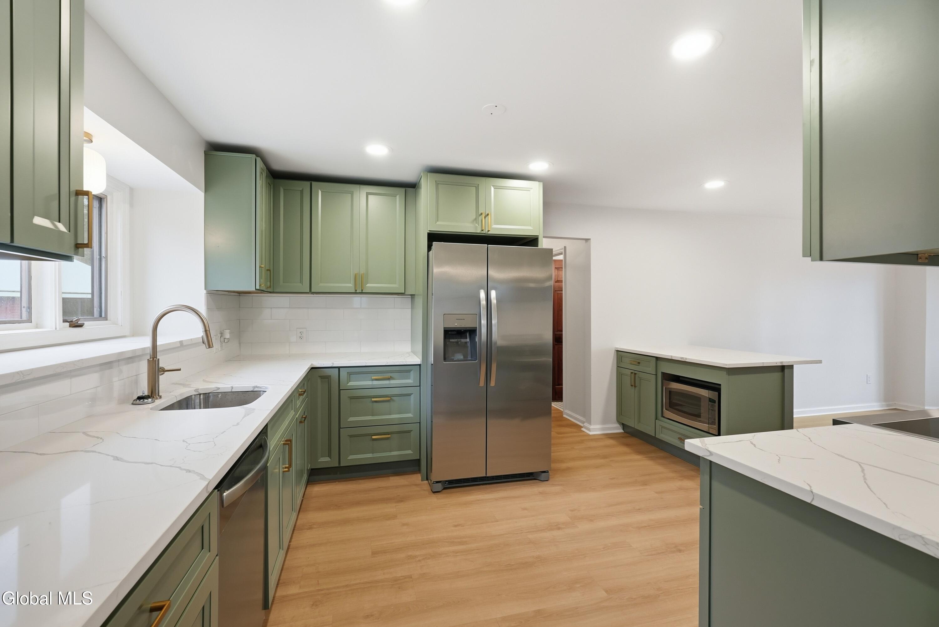 13 Ribbon Candy Lane Troy, NY 12182 - Photo 14 of 55 14