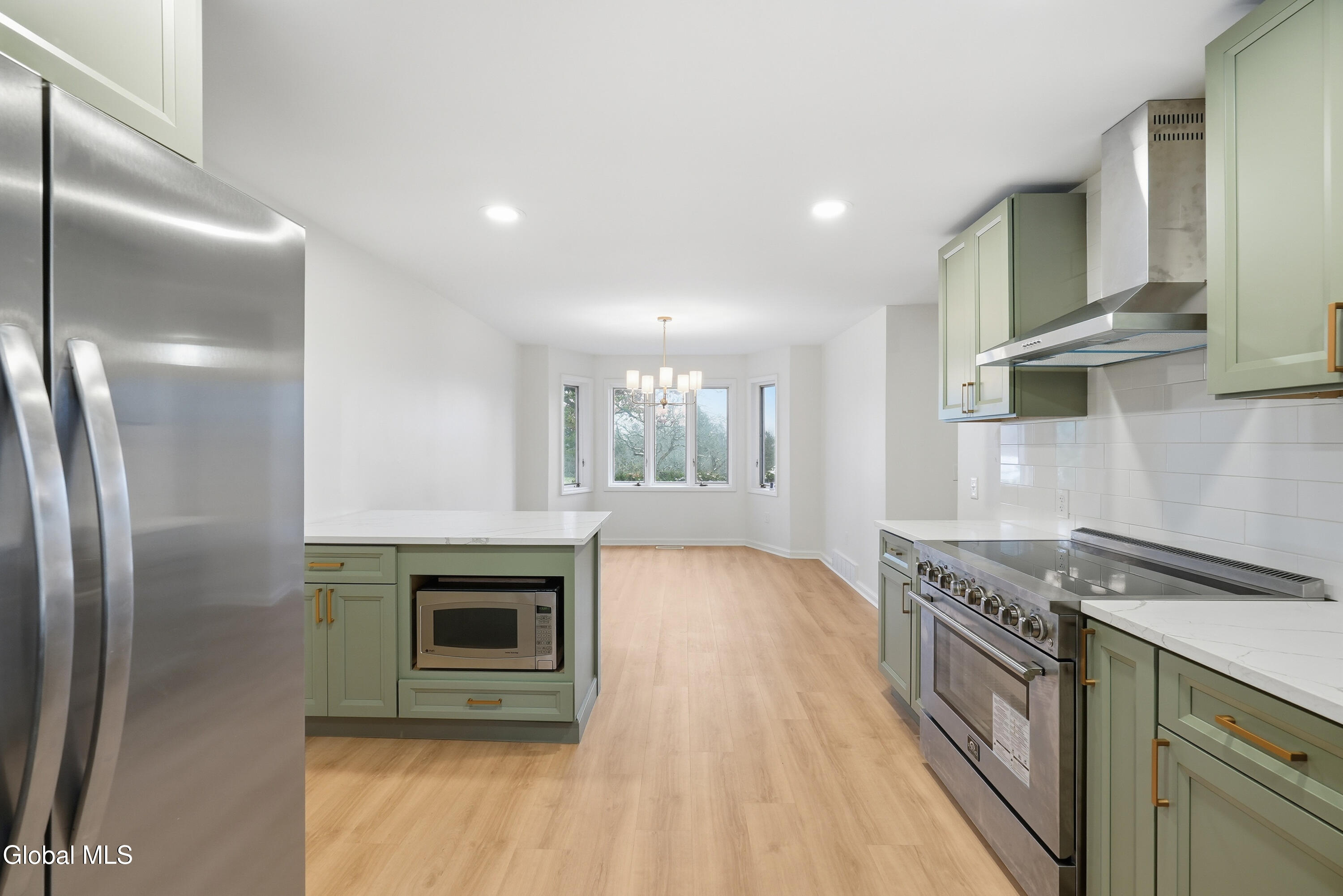 13 Ribbon Candy Lane Troy, NY 12182 - Photo 16 of 55 16