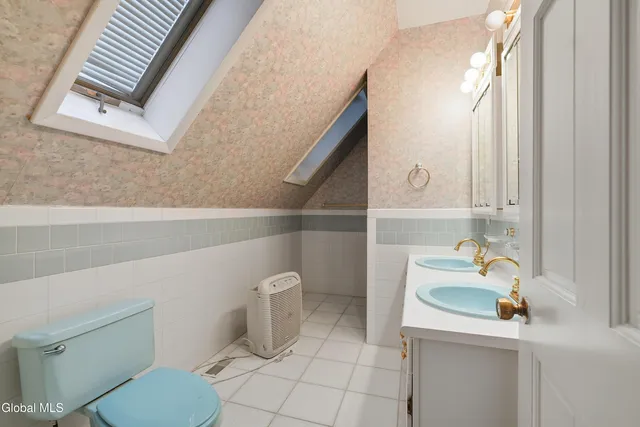 $649,000 | 13 Ribbon Candy Lane, Troy, NY 12182