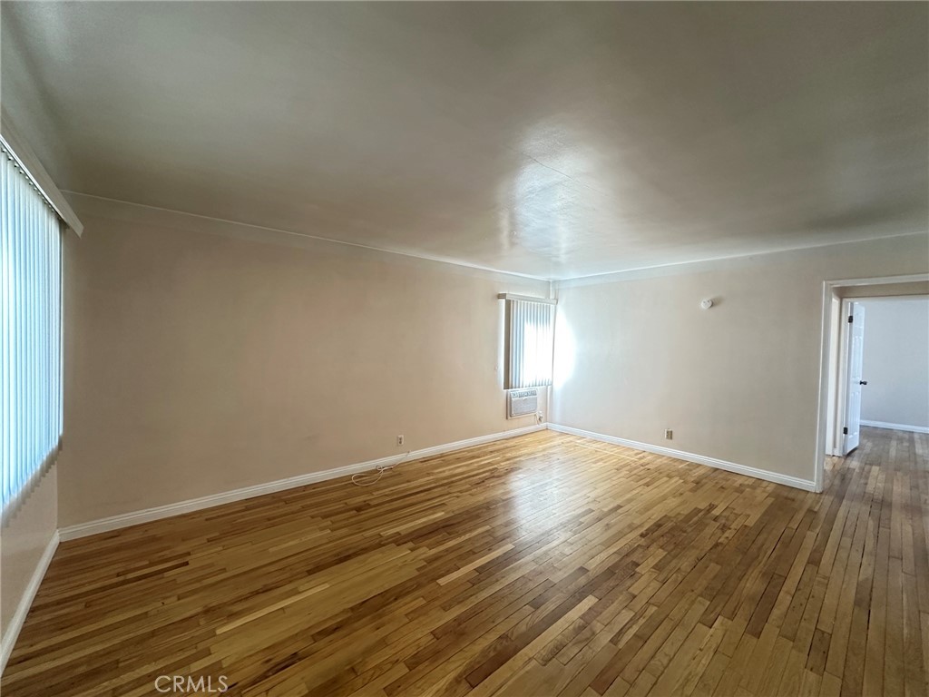 12214 Cambrian Court Artesia, CA 90701 - Photo 3 of 14 Living Room