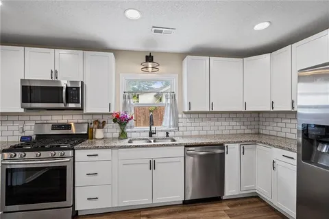 $250,000 | 9022 Grand Avenue, Kansas City, MO 64114