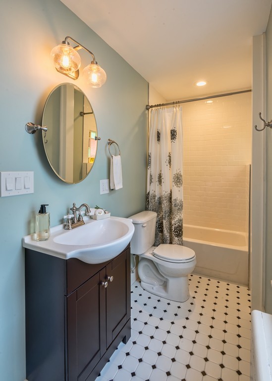 37 Balcomb Street Salem, MA 01970 - Photo 12 of 26 Gallery Image 12