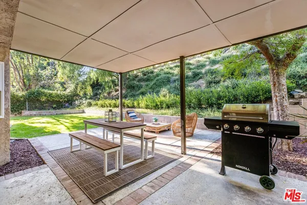 $1,699,000 | 837 Brown Drive, Burbank, CA 91504