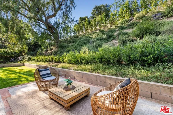 $1,699,000 | 837 Brown Drive, Burbank, CA 91504