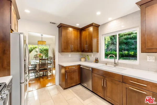 $1,699,000 | 837 Brown Drive, Burbank, CA 91504