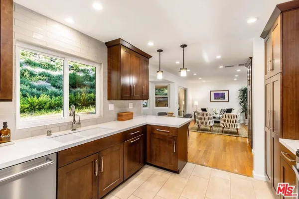 $1,699,000 | 837 Brown Drive, Burbank, CA 91504