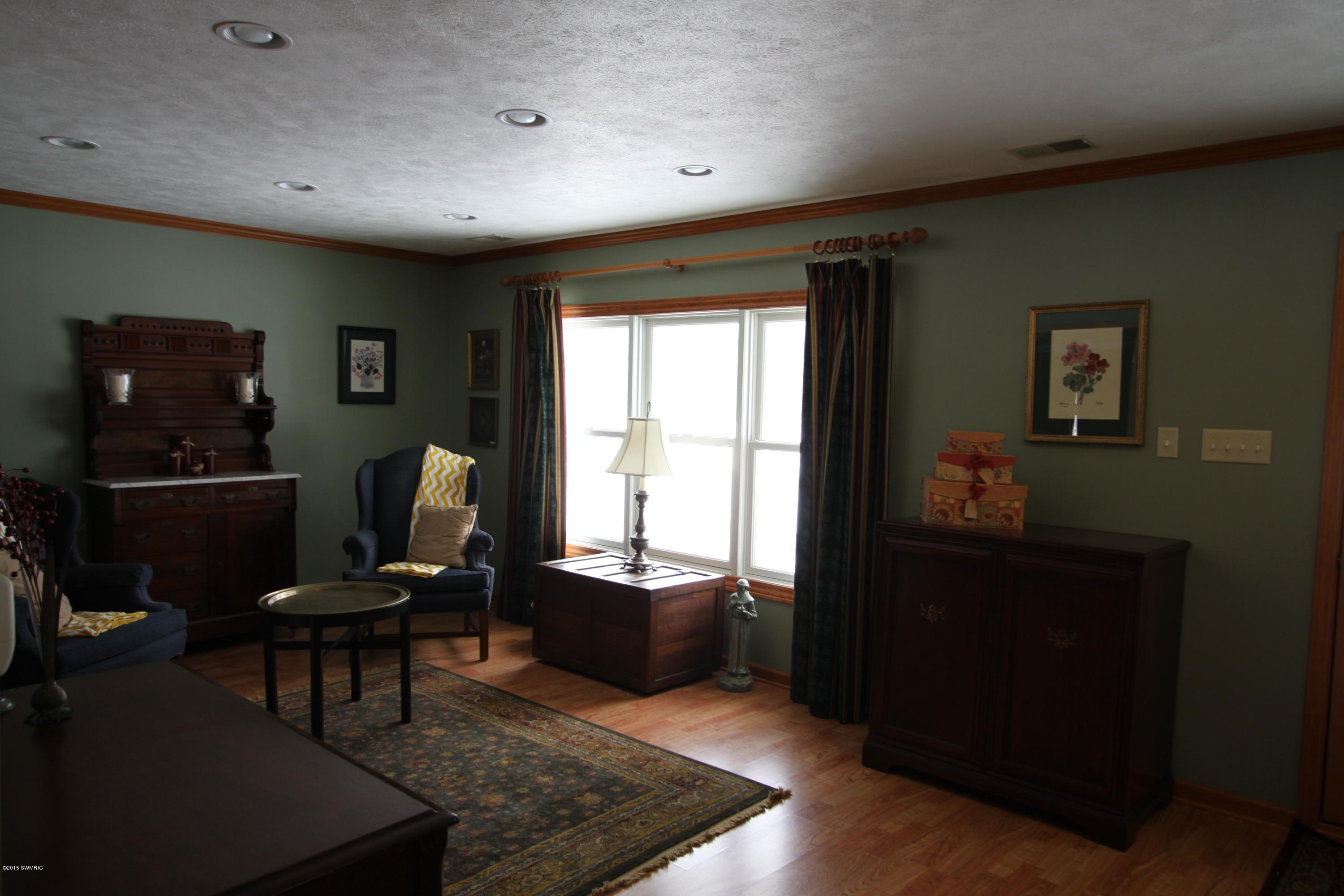 1764 North Peterson Road Muskegon, MI 49445 - Photo 4 of 20 IMG_9517