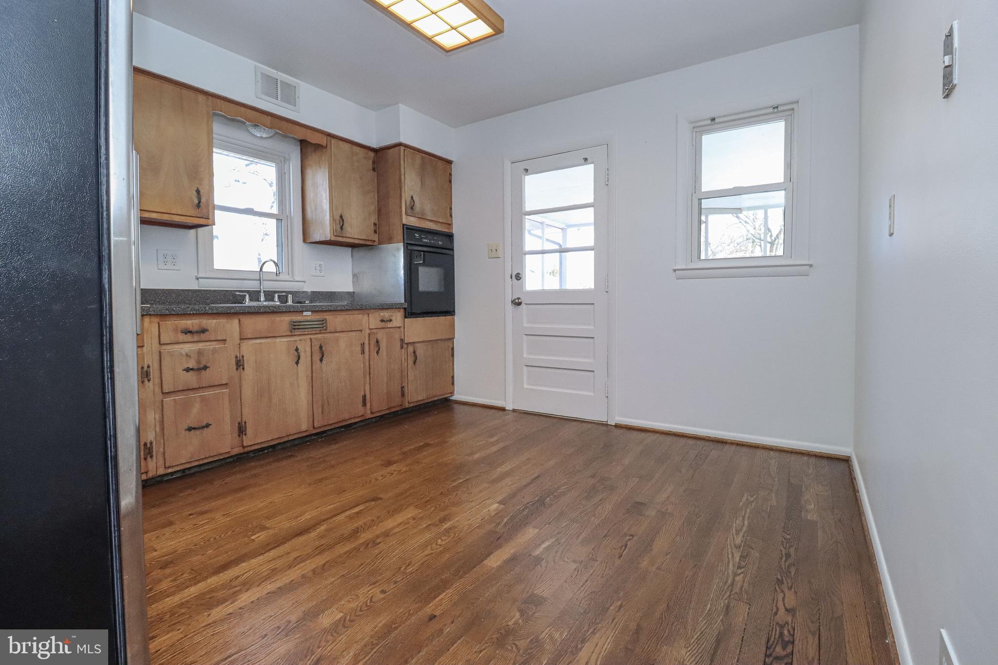 38 Redwood Road Severna Park, MD 21146 - Photo 8 of 41 Newly refinished floors throughout home.