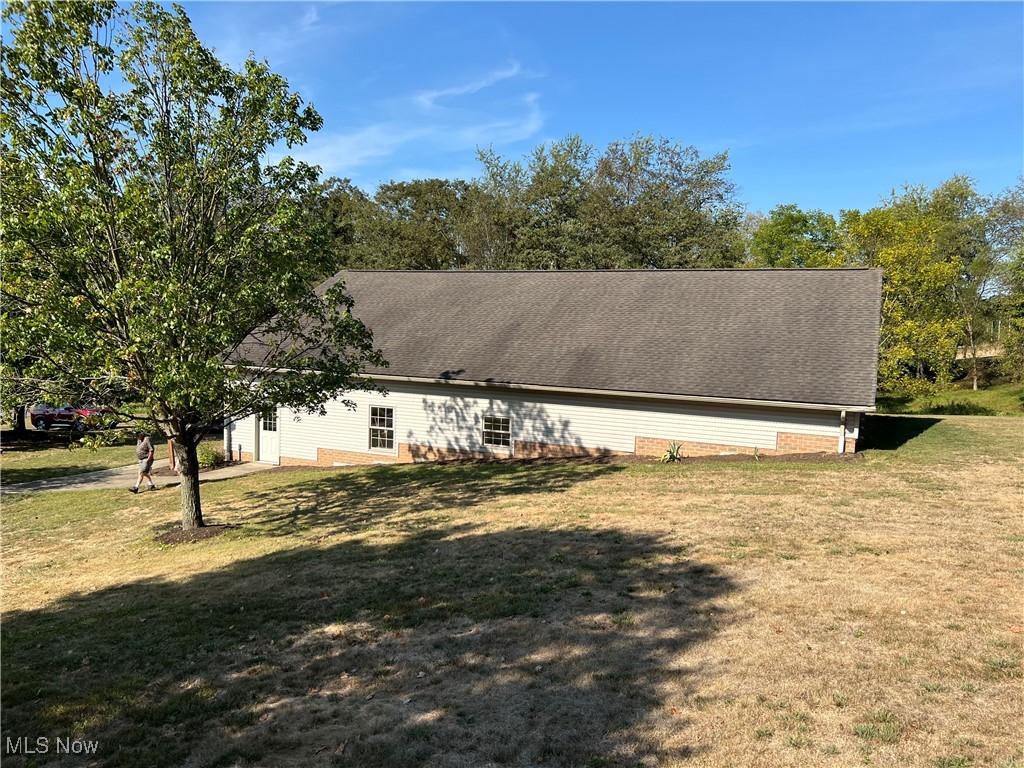 2195 Scenic View Road Southwest New Philadelphia, OH 44663 - Photo 4 of 17 Gallery Image 4