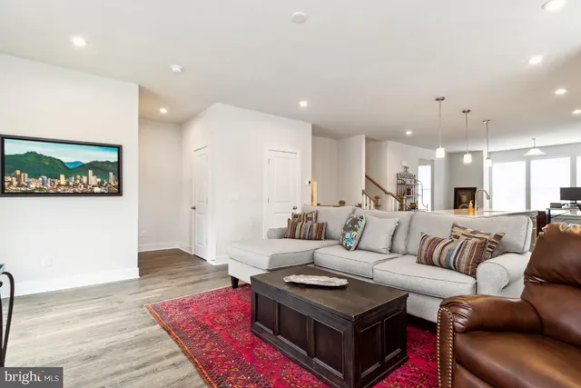 $3,100 | 1595 Meadowlark Glen Road, Dumfries, VA 22026