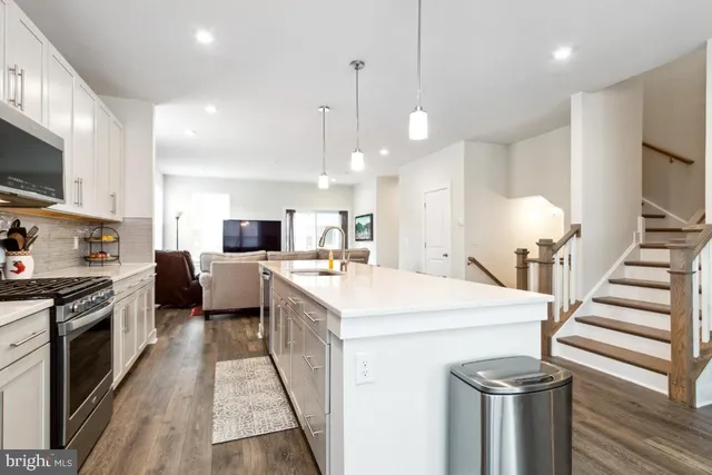 $3,100 | 1595 Meadowlark Glen Road, Dumfries, VA 22026