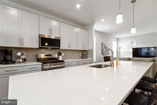 $3,100 | 1595 Meadowlark Glen Road, Dumfries, VA 22026