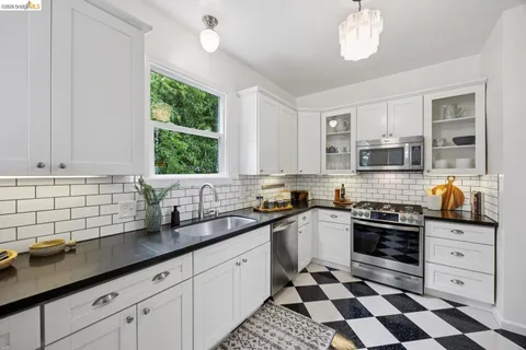 $749,000 | 1357 East 25th Street, Oakland, CA 94606