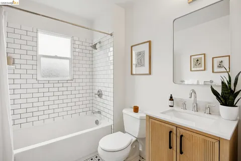 $749,000 | 1357 East 25th Street, Oakland, CA 94606