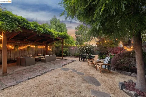 $749,000 | 1357 East 25th Street, Oakland, CA 94606