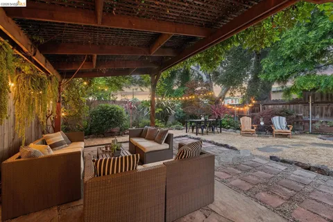 $749,000 | 1357 East 25th Street, Oakland, CA 94606