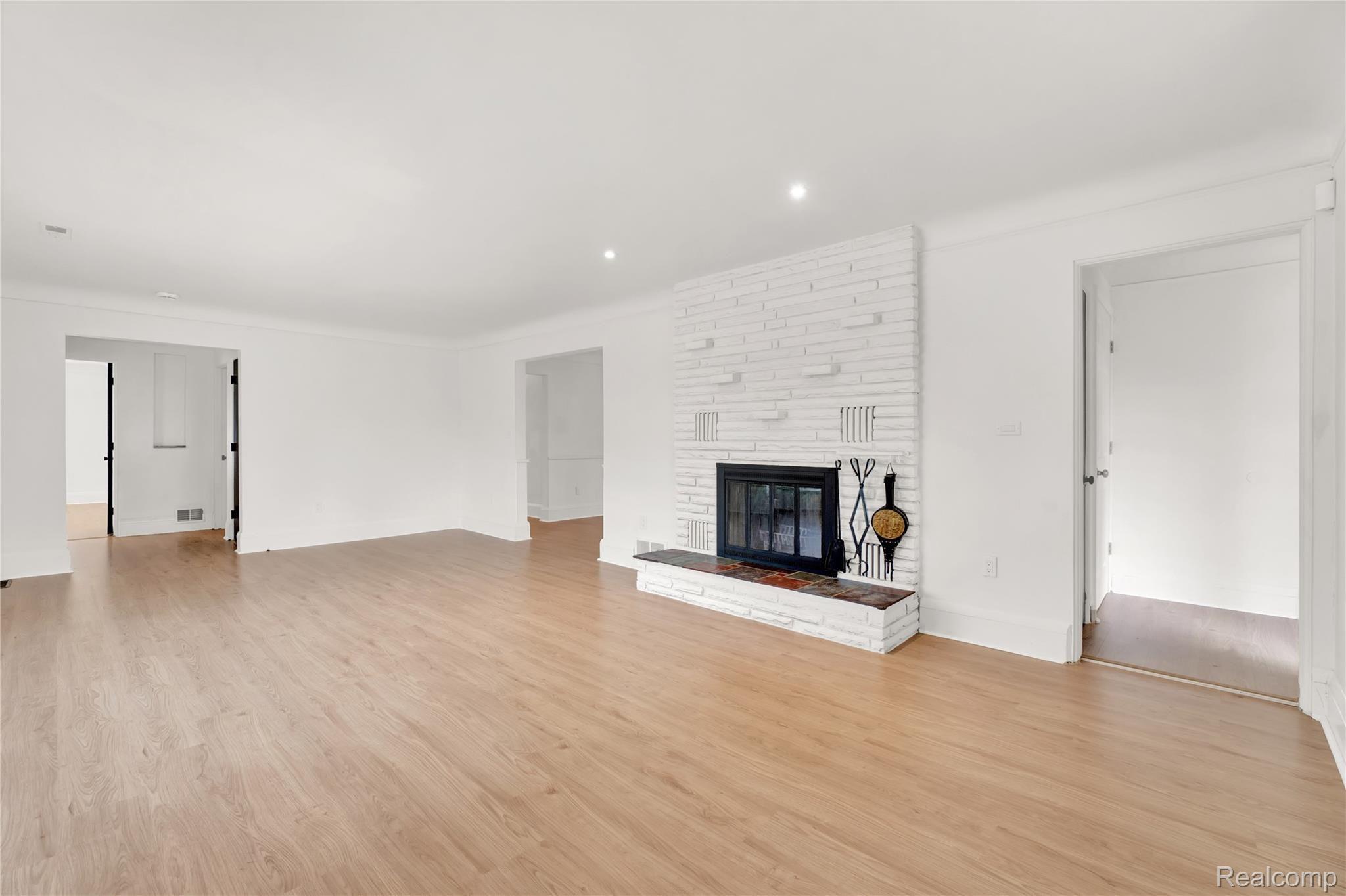 29098 Utley Road Farmington, MI 48334 - Photo 11 of 27 Edited-10.jpg