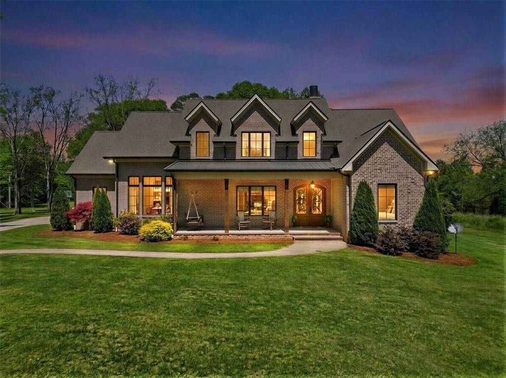 Welcome to 724 Red Hill Rd!