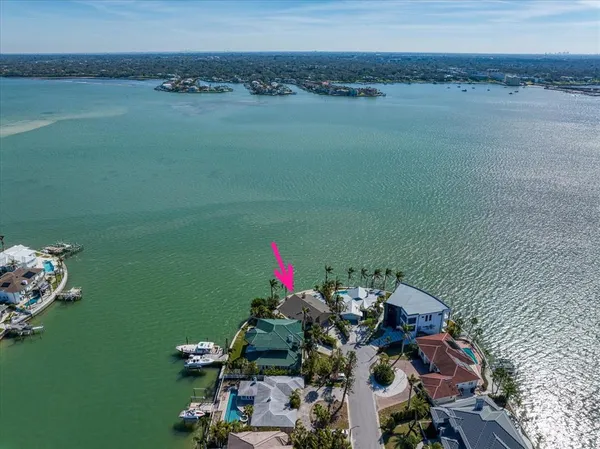 $2,400,000 | 447 22nd Street, Belleair Beach, FL 33786