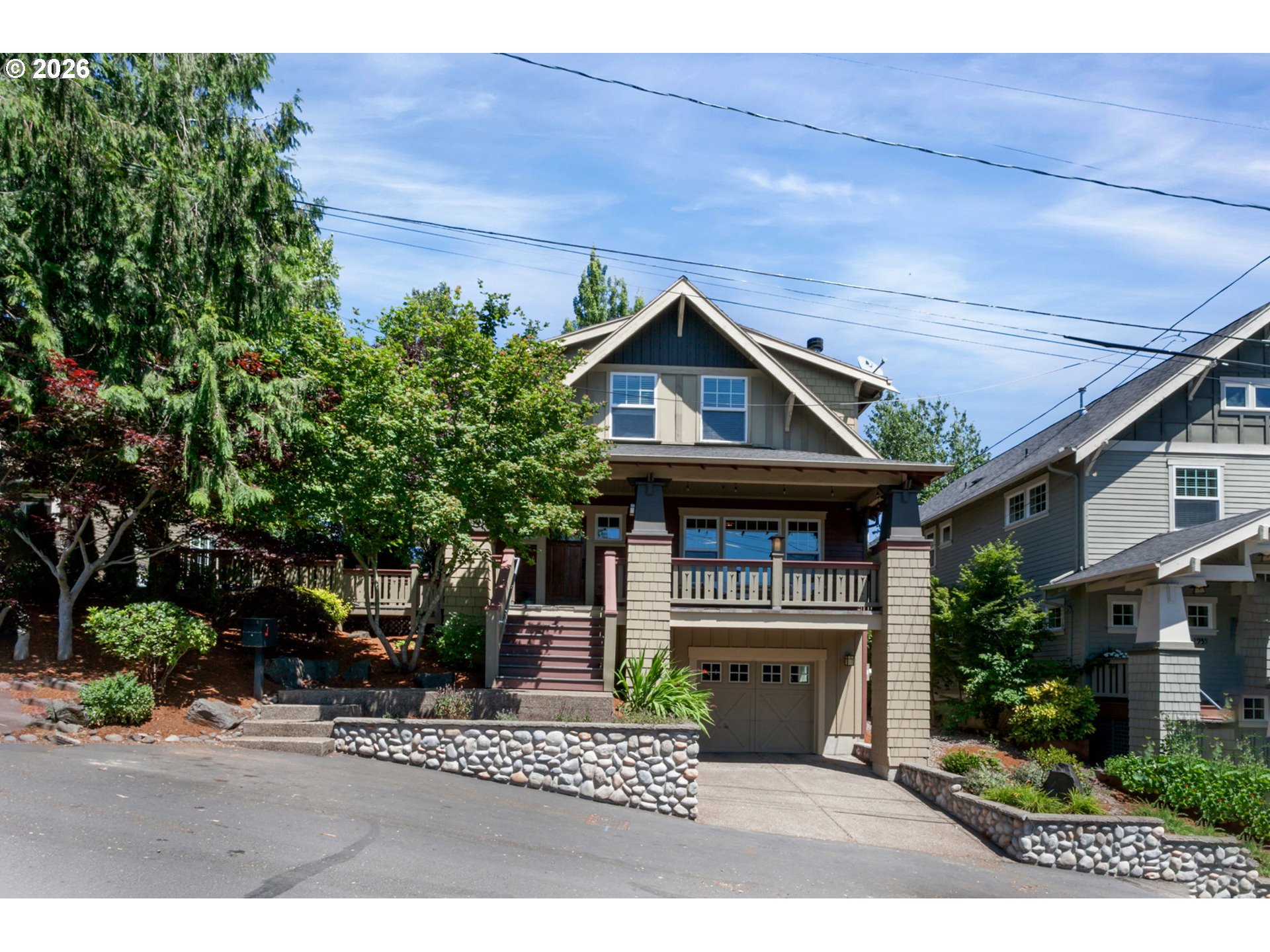 2939 Southwest Custer Street Portland, OR 97219 - Photo 3 of 48