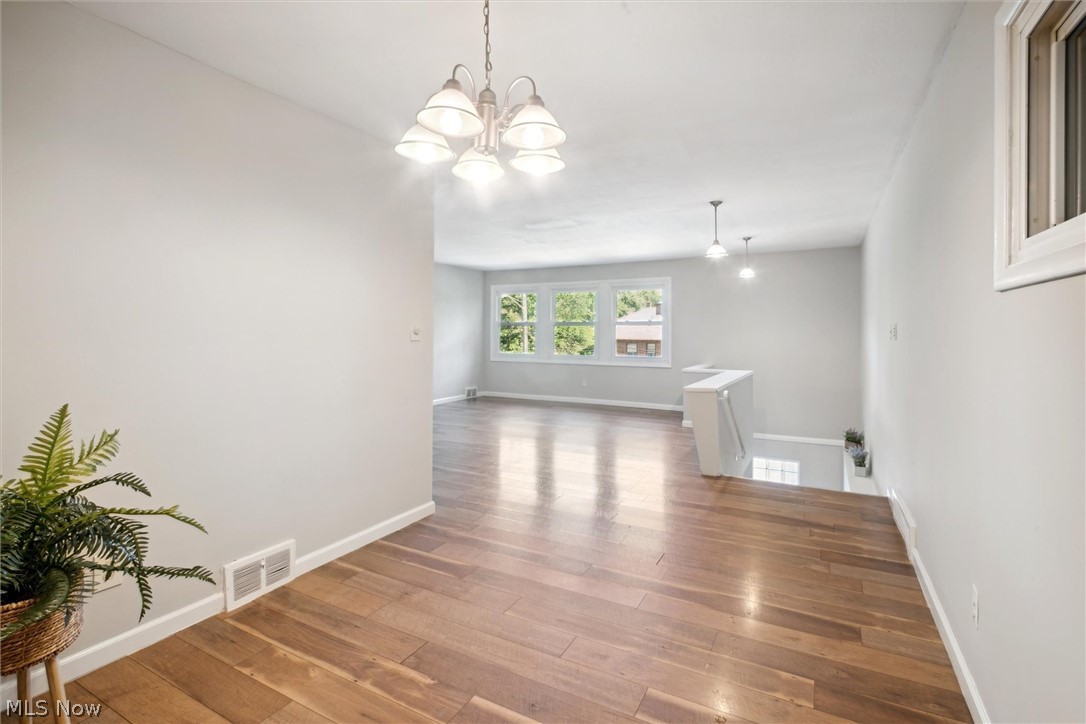 3713 Hillbrook Road Cleveland, OH 44118 - Photo 4 of 22