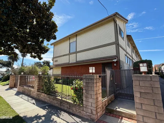 $3,400 | 609 North Monterey Street, Unit 5, Alhambra, CA 91801