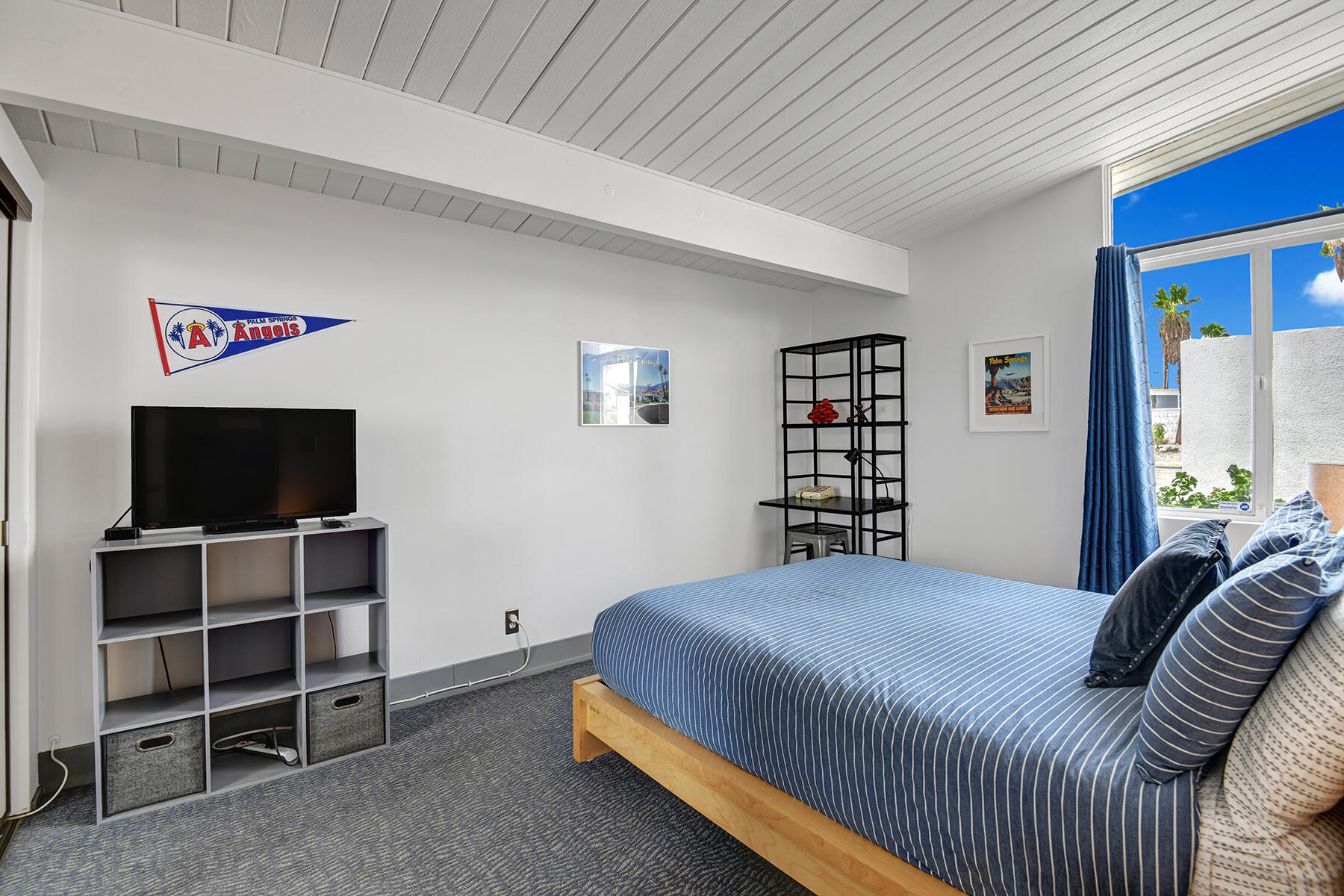 915 East Racquet Club Road Palm Springs, CA 92262 - Photo 19 of 36 BEDROOM 1.jpg mls