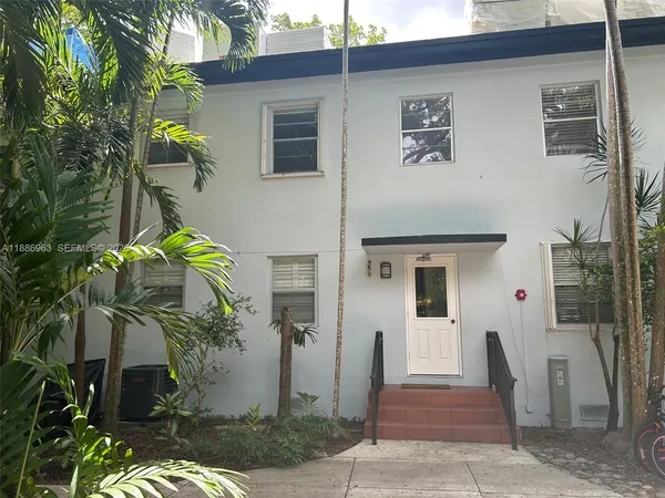 $2,400 | 7865 Southwest 57th Avenue, Unit 47C, Miami, FL 33143