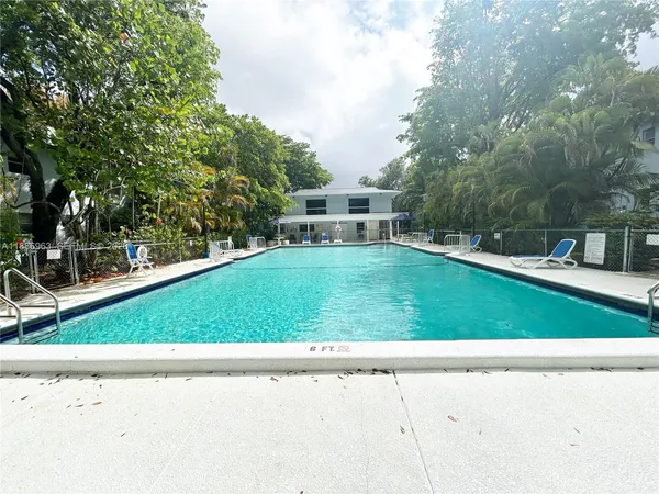 $2,400 | 7865 Southwest 57th Avenue, Unit 47C, Miami, FL 33143