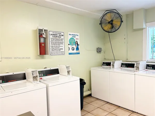 $2,400 | 7865 Southwest 57th Avenue, Unit 47C, Miami, FL 33143