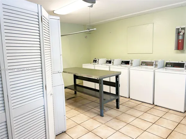 $2,400 | 7865 Southwest 57th Avenue, Unit 47C, Miami, FL 33143