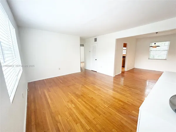 $2,400 | 7865 Southwest 57th Avenue, Unit 47C, Miami, FL 33143