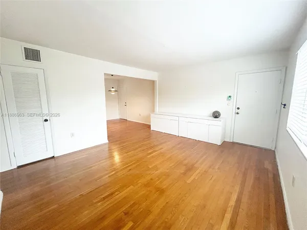 $2,400 | 7865 Southwest 57th Avenue, Unit 47C, Miami, FL 33143