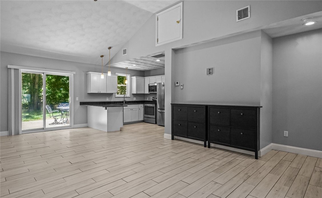 69 Junction Street Warwick, RI 02889 - Photo 15 of 26