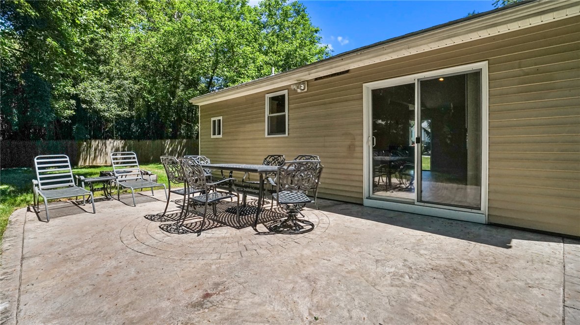 69 Junction Street Warwick, RI 02889 - Photo 17 of 26