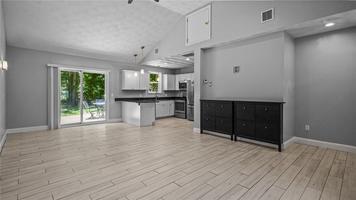 69 Junction Street Warwick, RI 02889 - Photo 3 of 26