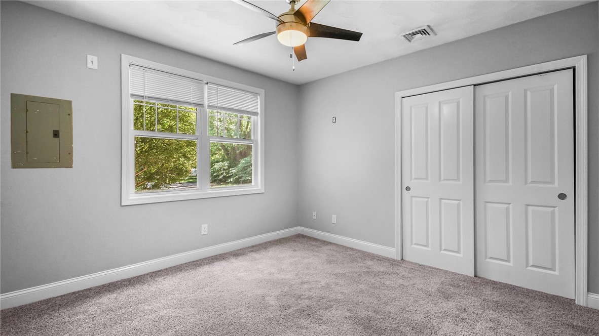 69 Junction Street Warwick, RI 02889 - Photo 10 of 26