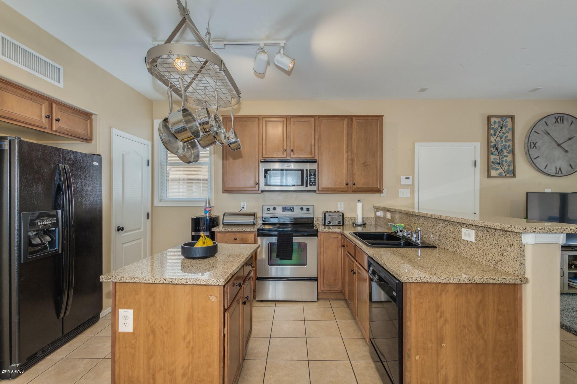 2327 East Pecan Road Phoenix, AZ 85040 - Photo 6 of 30 Pecan (6)