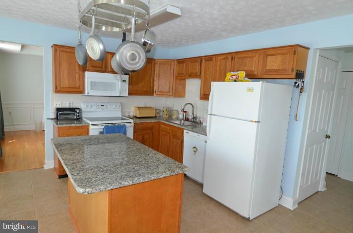 10499 Labrador Loop Manassas, VA 20112 - Photo 7 of 18 Kitchen