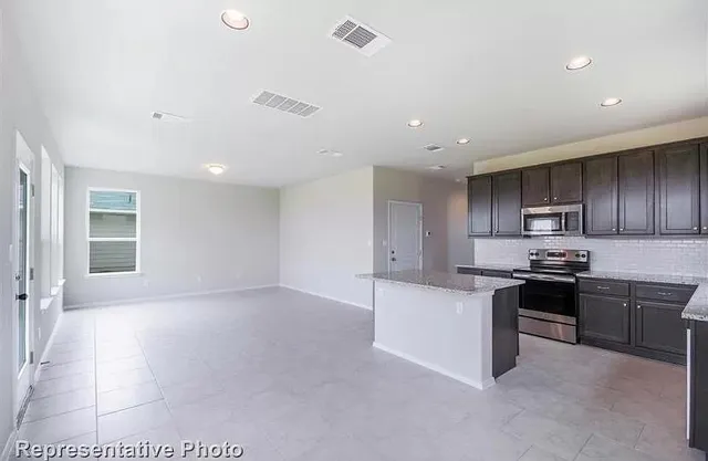 $1,850 | 307 Insider Loop, Elgin, TX 78621