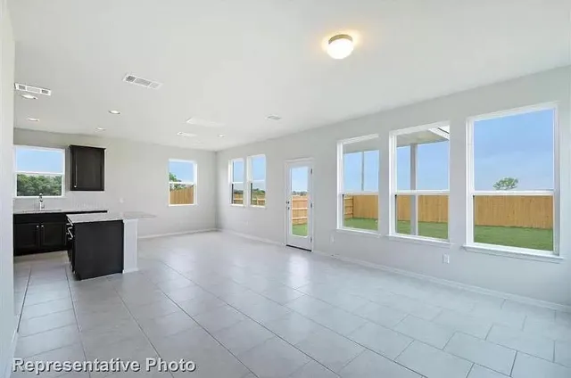 $1,850 | 307 Insider Loop, Elgin, TX 78621